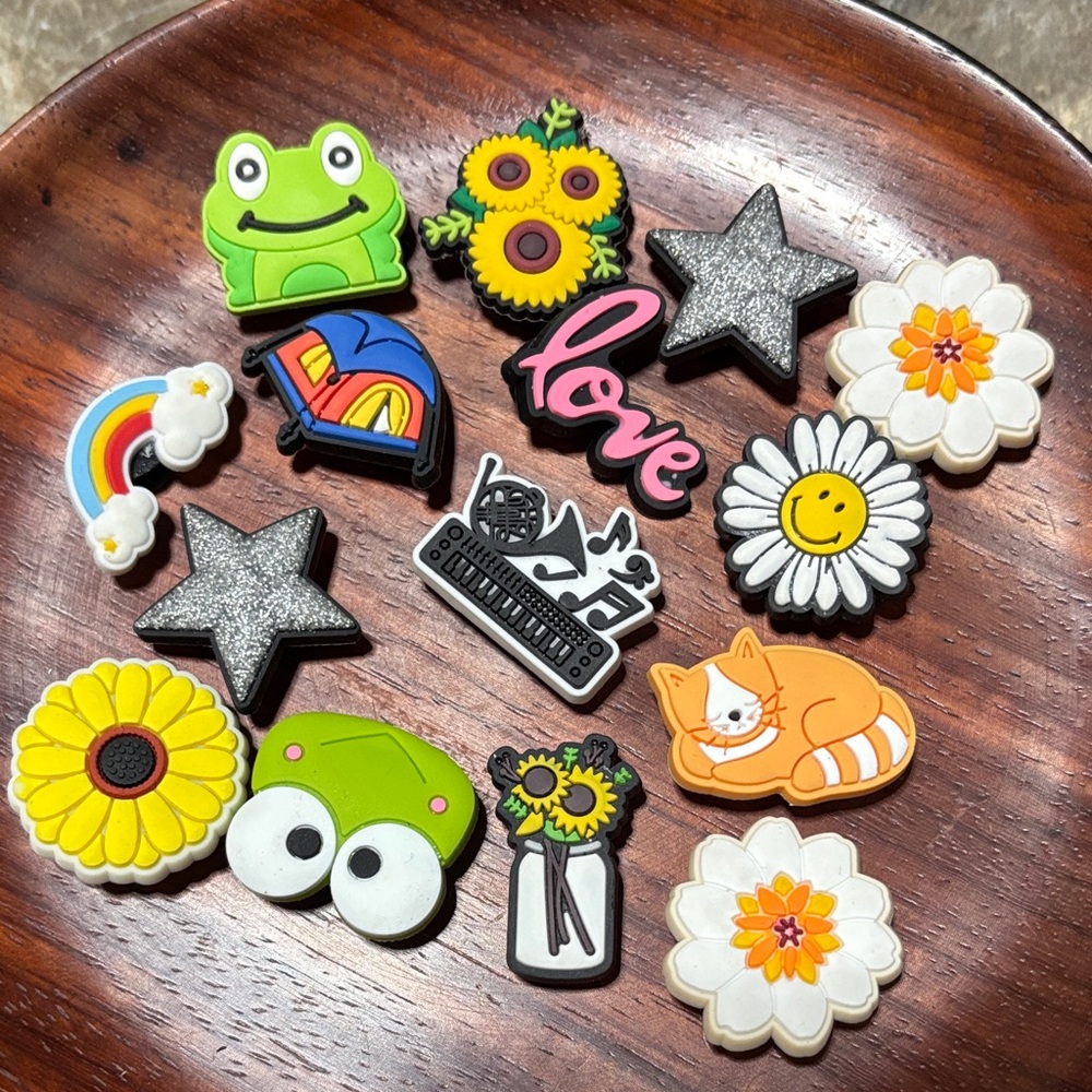 ~BUNDLE ONLY~15 Crocs Jibbits Variety